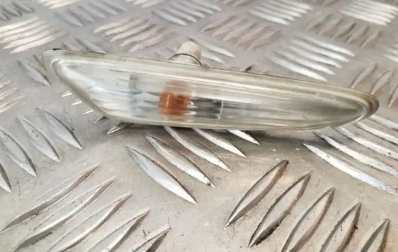 BMW 3 E46 Front fender indicator light