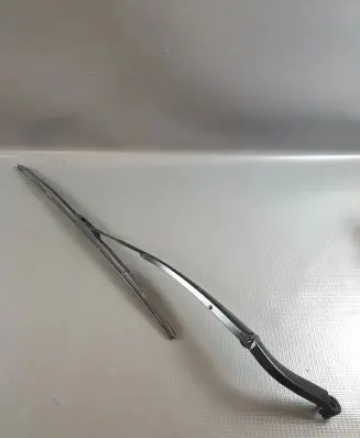 Toyota RAV 4 (XA50) Windshield/front glass wiper blade 
