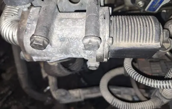 Opel Zafira B EGR valve 50024005 10t154