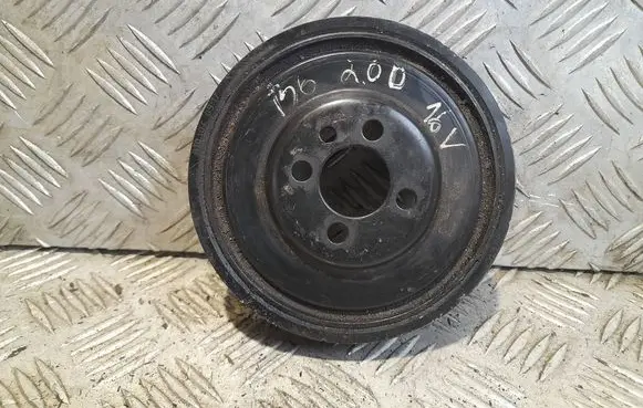 Volkswagen PASSAT B6 Crankshaft pulley 03G105243