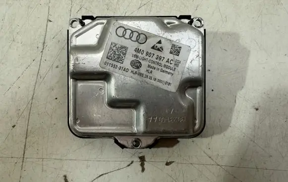 Audi Q7 4M Voltage converter/converter module 4M0907397AC