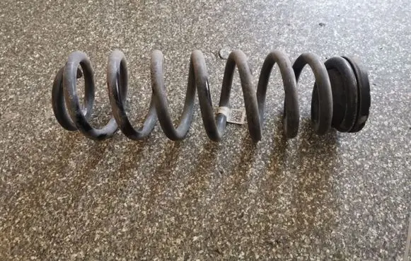 Hyundai Kona I Rear coil spring 55330K4000