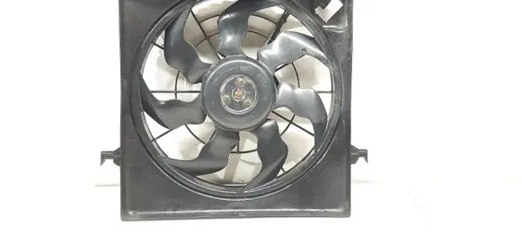 Hyundai i30 Radiator cooling fan shroud 253801H600