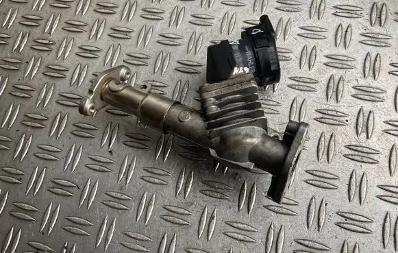 BMW 3 E90 E91 EGR valve 7563241 084917019