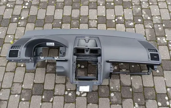 Volkswagen Touran II Dashboard 1T1857001 1T1857067C 1T1857181