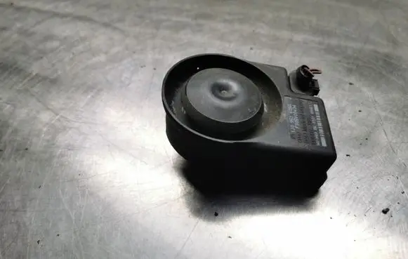 Skoda Fabia Mk2 (5J) Alarm system siren 