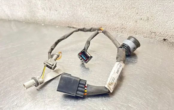 Volvo S60 Headlight/headlamp wiring loom/harness 89071193