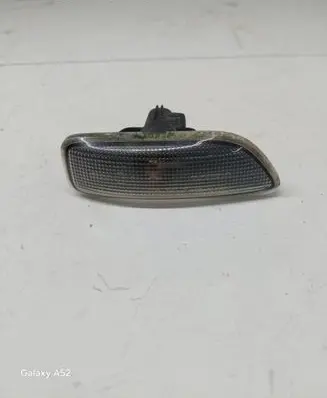 Volvo V70 Front fender indicator light 8658944