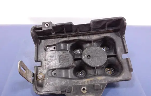 Volkswagen Golf IV Battery box tray 1J0915333A