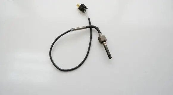 Mercedes-Benz Sprinter W906 Oil temperature sensor A0071537528