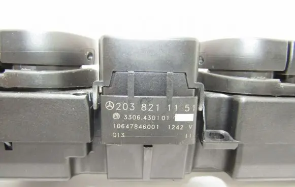Mercedes-Benz C W203 Multifunctional control switch/knob 2038211151