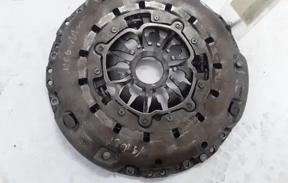 Renault Megane III Pressure plate 8200234000