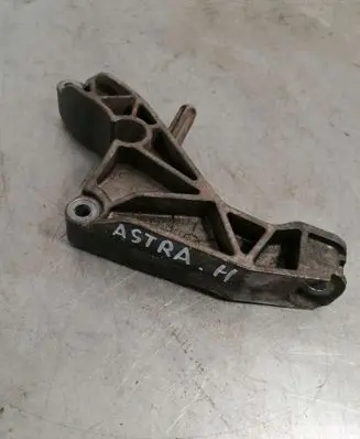 Opel Astra H Engine mounting bracket 13125634