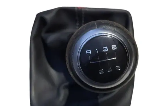 Audi Q2 - Gear lever shifter trim leather/knob 