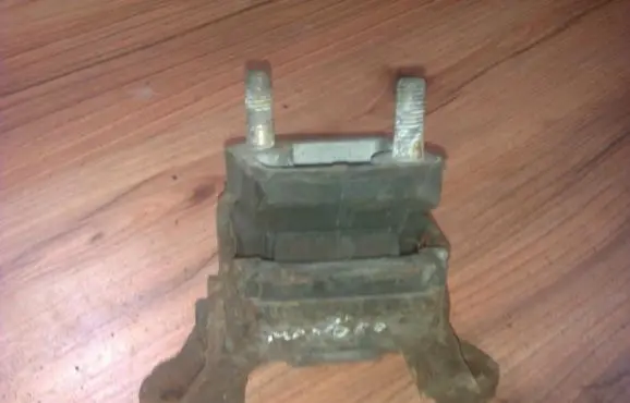 Ford Mondeo MK I Engine mount bracket 93bb6p072ah