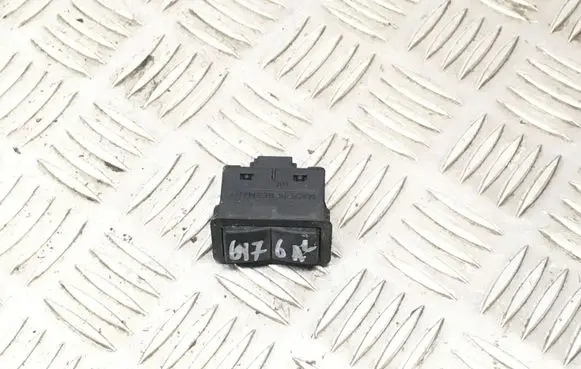 BMW 5 E39 Electric window control switch 8368874