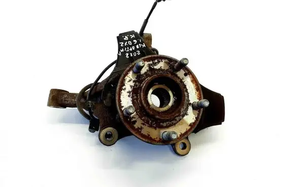 Front wheel hub