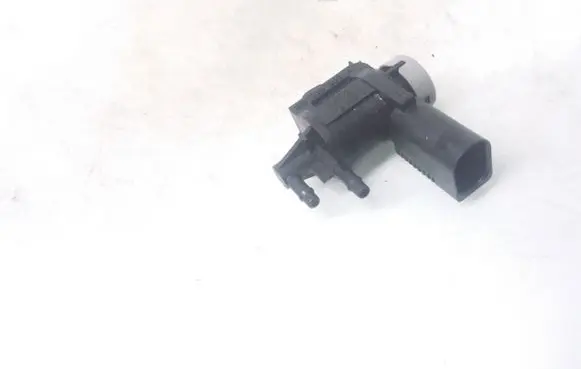 Volkswagen Touran I Vacuum valve 1K0906283A