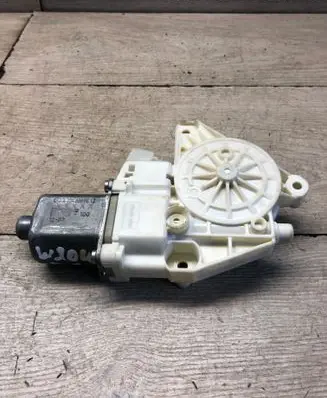 Mercedes-Benz C W204 Rear door window regulator motor A2048200642 961108100 1207