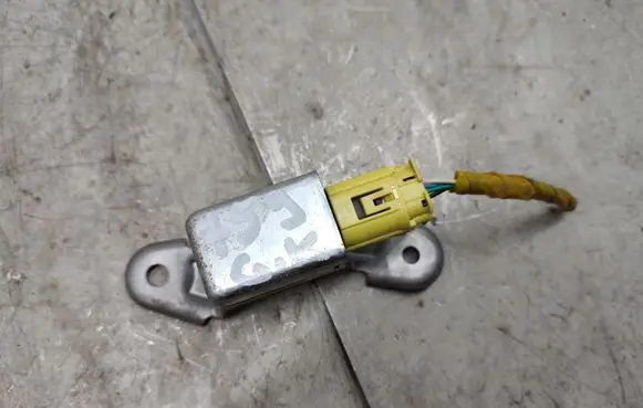 Subaru Impreza II Airbag deployment crash/impact sensor 98235FE110