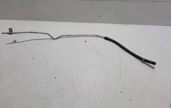 Mercedes-Benz C AMG W204 Engine coolant pipe/hose 31715070 3017190TSSK02