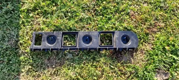MG ZS Rear bumper mounting bracket P10562366