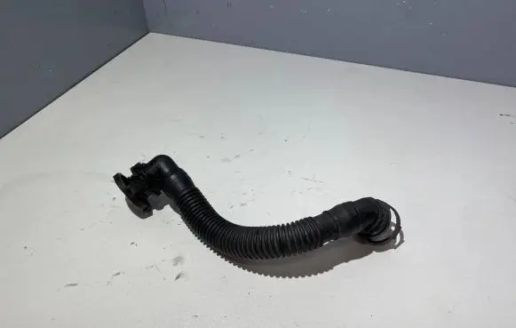 Skoda Octavia Mk2 (1Z) Breather hose/pipe 03L103493AE