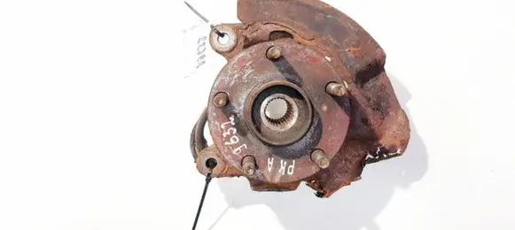 Toyota Auris 150 Front wheel hub