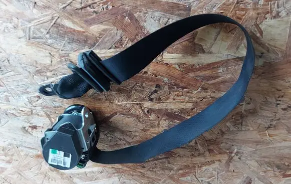 Mercedes-Benz Sprinter W906 Front seatbelt 9068600485