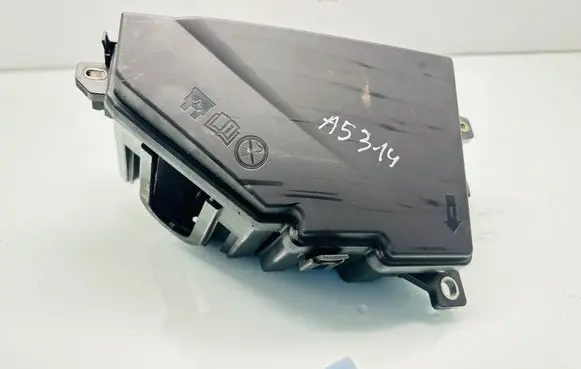 Volvo S90, V90 Fuse box cover 31398001