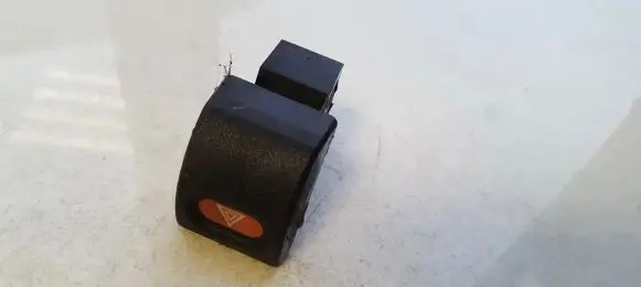 Opel Astra F Hazard light switch 90347821 90320621