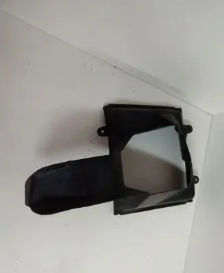 Maserati Ghibli Intercooler pipe mounting bracket 670004140