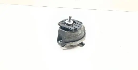 BMW 5 E60 E61 Engine mount bracket 6769874