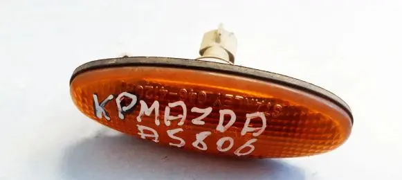 Front fender indicator light