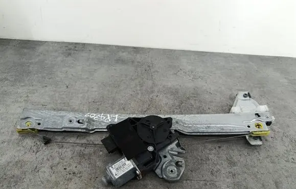 Peugeot 308 Front door window regulator with motor 