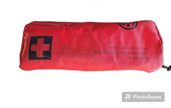 Volkswagen PASSAT B8 First aid kit 5K0860282