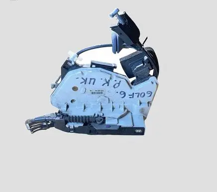 Volkswagen Golf VI Front door lock 5K2837015