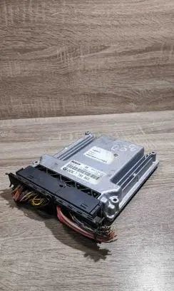 BMW 3 E46 Engine control unit/module ECU 7793863 0281011122