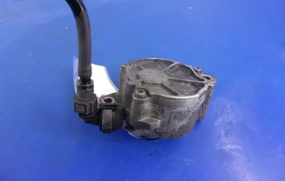 Peugeot Partner Vacuum pump