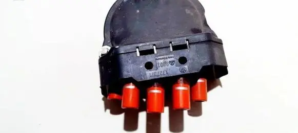 BMW 3 E36 Spark distributor cap 1727371 8002