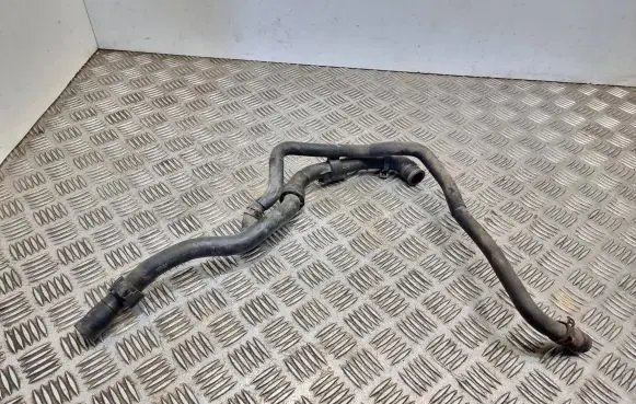 Volkswagen PASSAT B7 Engine coolant pipe/hose