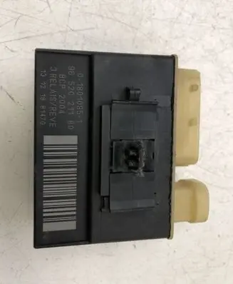 Citroen DS3 Glow plug pre-heat relay 9652021180
