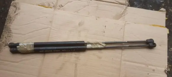 Ford Mondeo MK IV Tailgate strut 