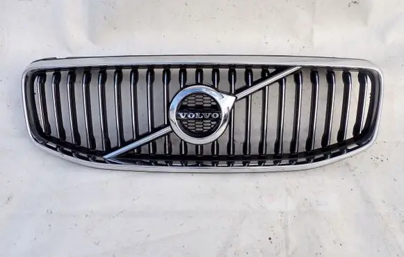 Volvo XC60 Front bumper upper radiator grill 31425538