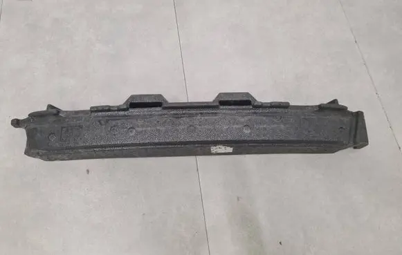 Volkswagen Tiguan Front bumper foam support bar 5N0807248D