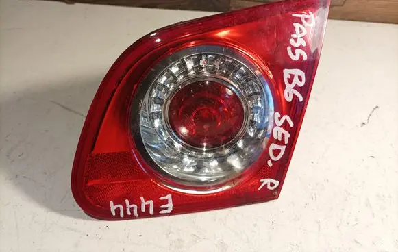 Volkswagen PASSAT B6 Tailgate rear/tail lights