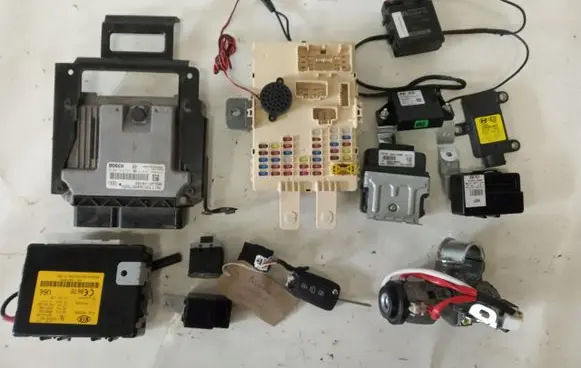 KIA Sportage Engine ECU kit and lock set 39101-2F566