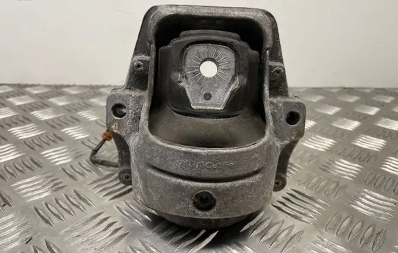 Audi A4 S4 B8 8K Engine mount bracket