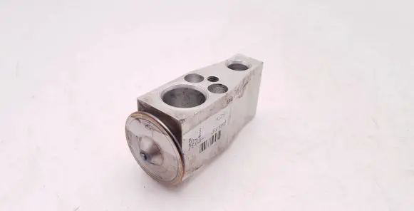 Air conditioning (A/C) expansion valve