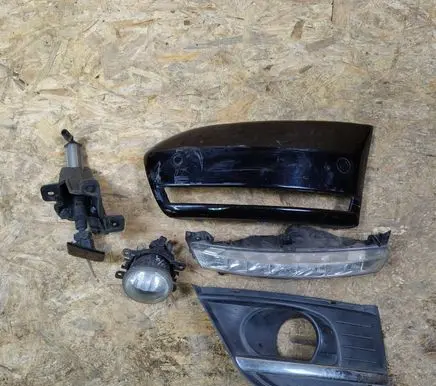 Citroen C4 I Picasso Front fog light 17785001 17784901